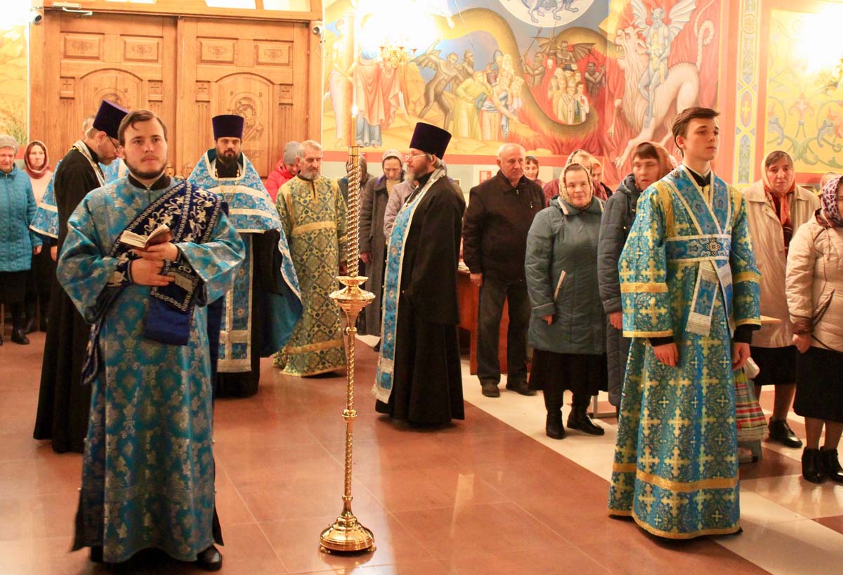 Всенощная полиелейная служба